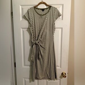 Sporty dress. 100% cotton. Olive green and cream striped.